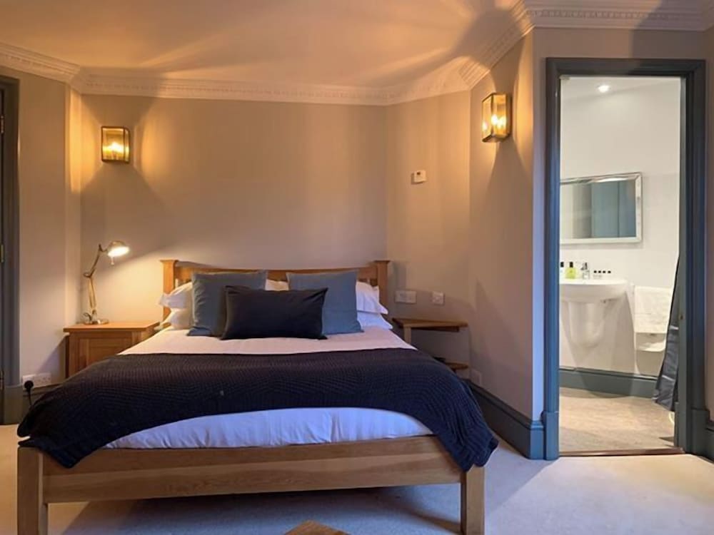 The Wharf House 17/43