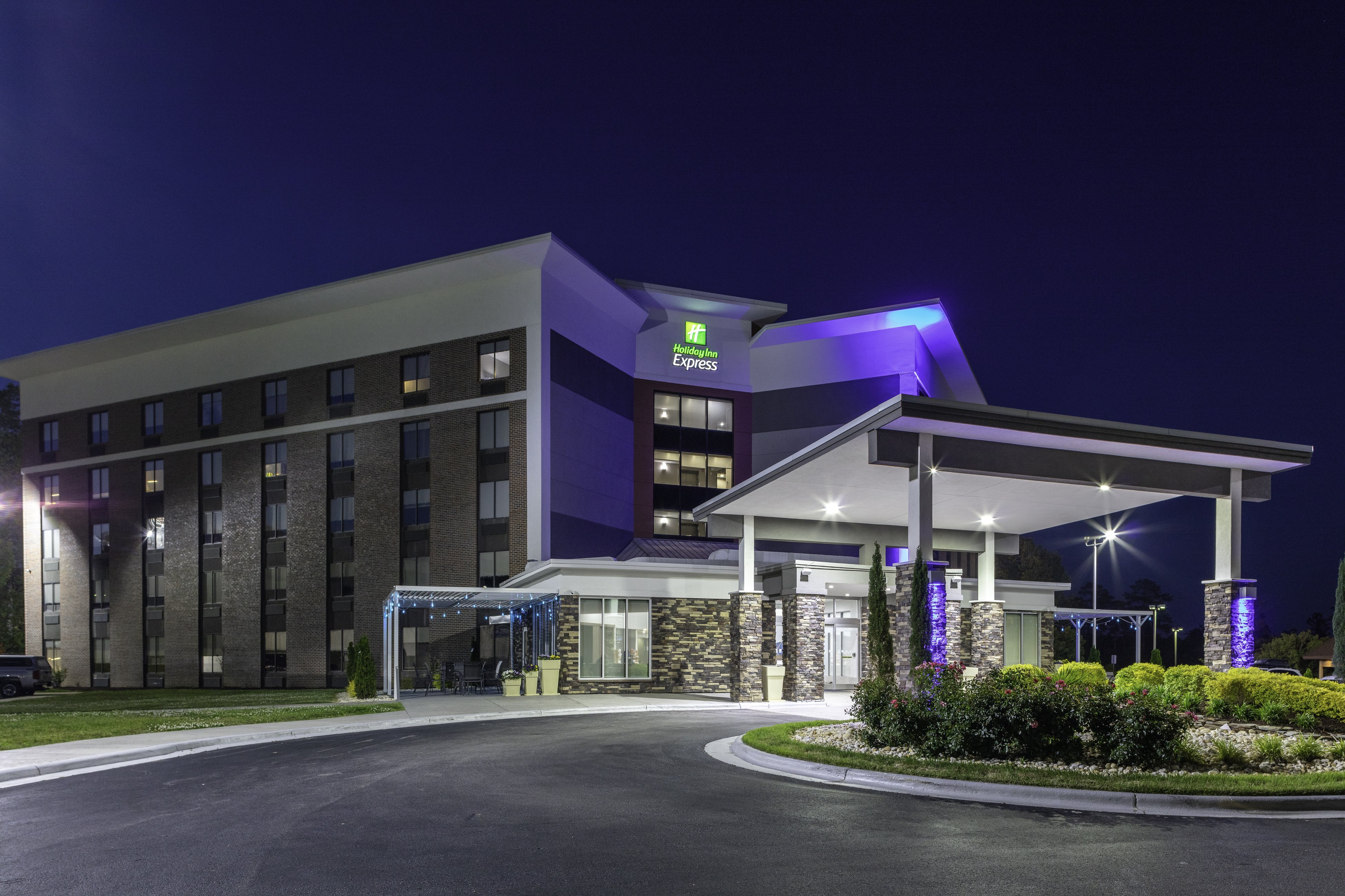 Holiday Inn Express Rocky Mount - Sports Center 2/50
