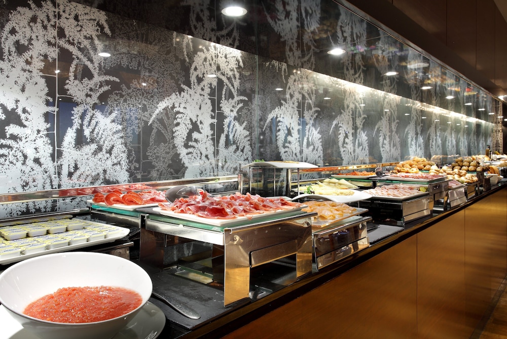 restaurant cafeteria