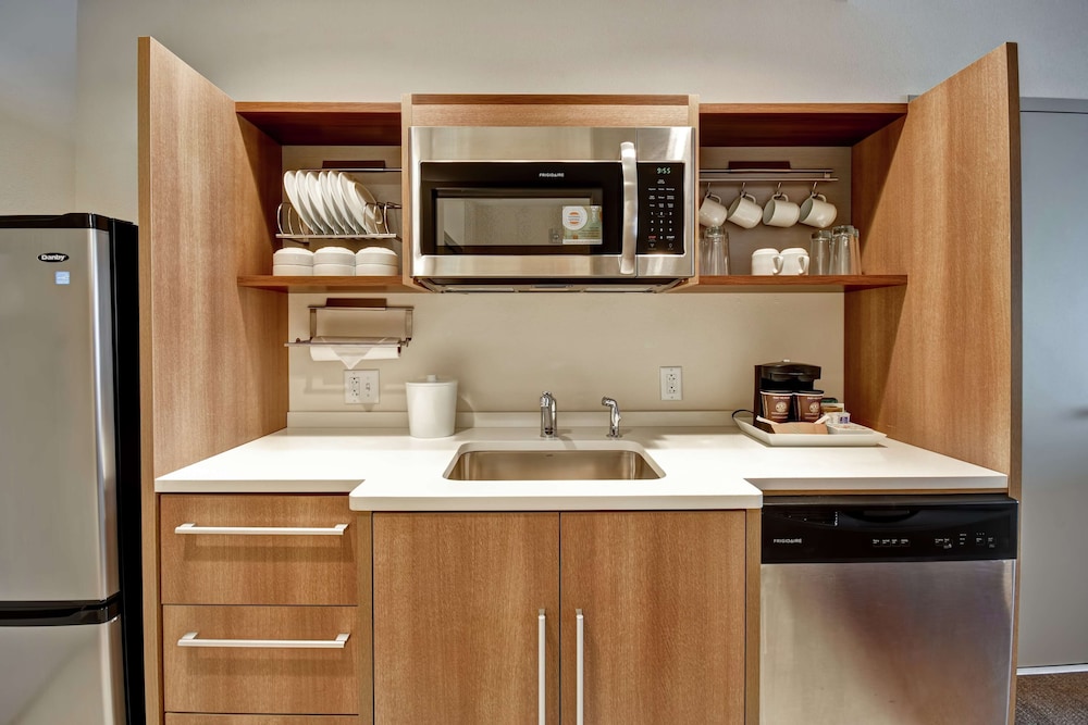 Home2 Suites by Hilton Springfield North 36/57