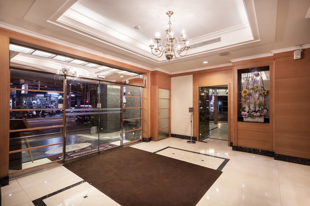 Ferrary Hotel 11/50