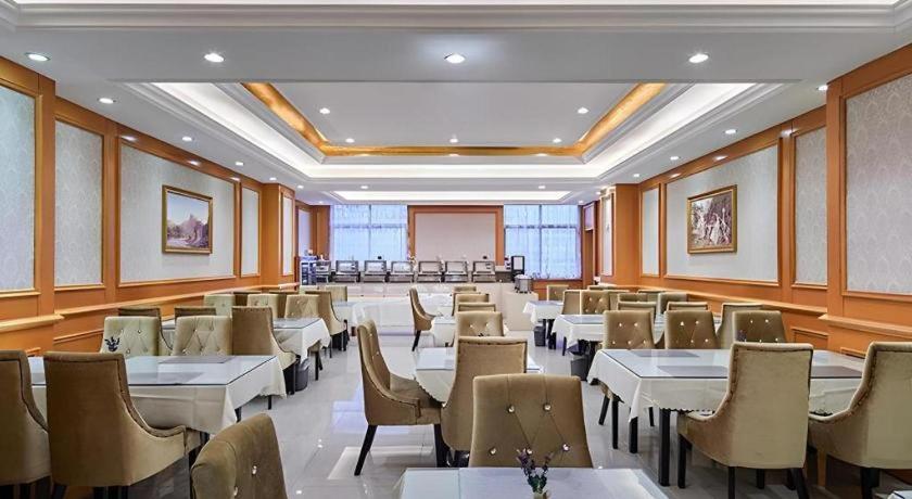 Vienna Hotel (Xi'an Bell Tower) 53/61