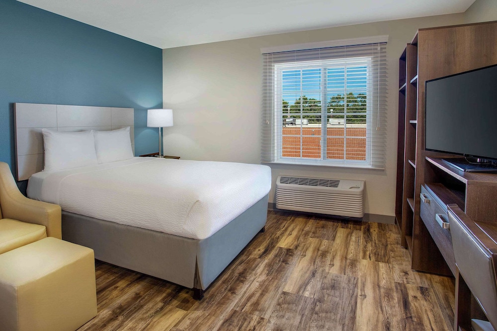 ROOM, QUEEN BED, SOFA, ACCESSIBLE