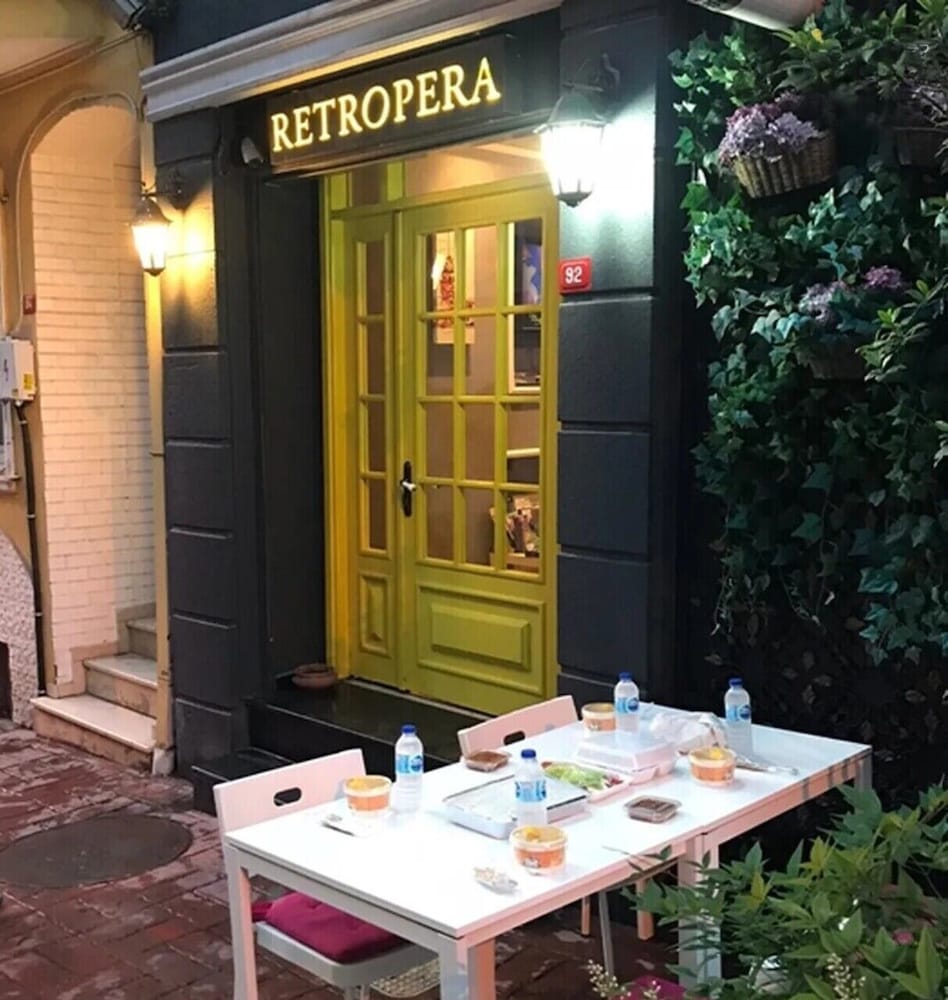 Retropera Hotel 50/60