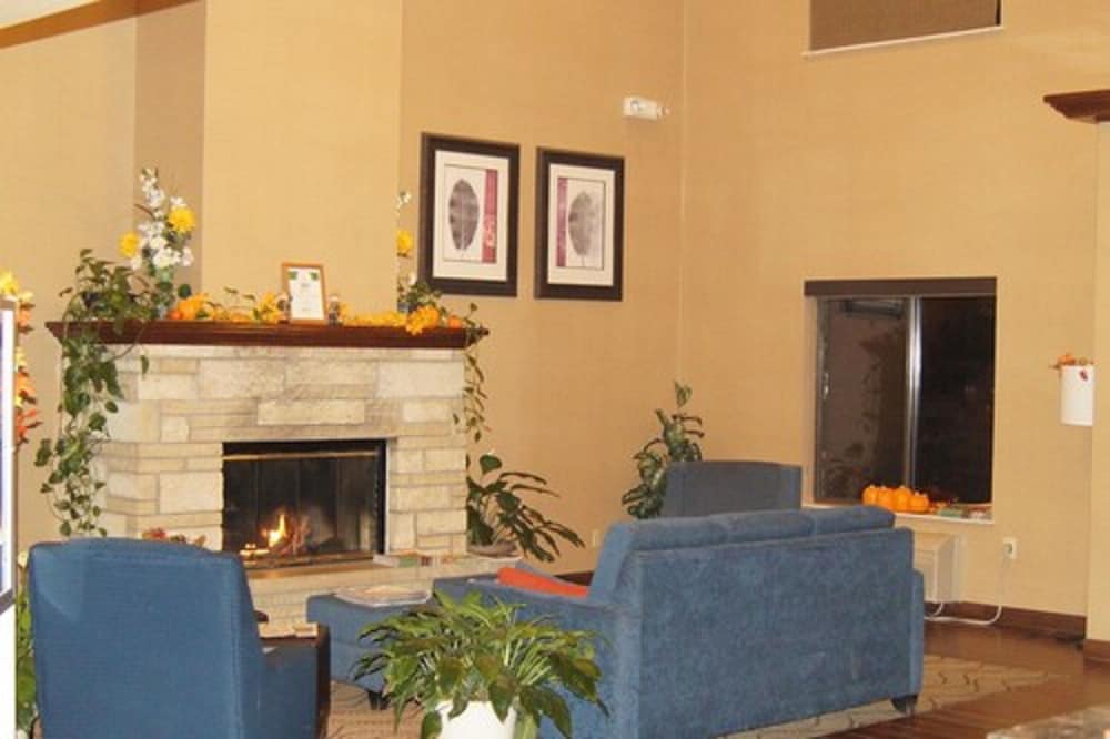 Comfort Inn and Suites Black River Falls I-94 35/37