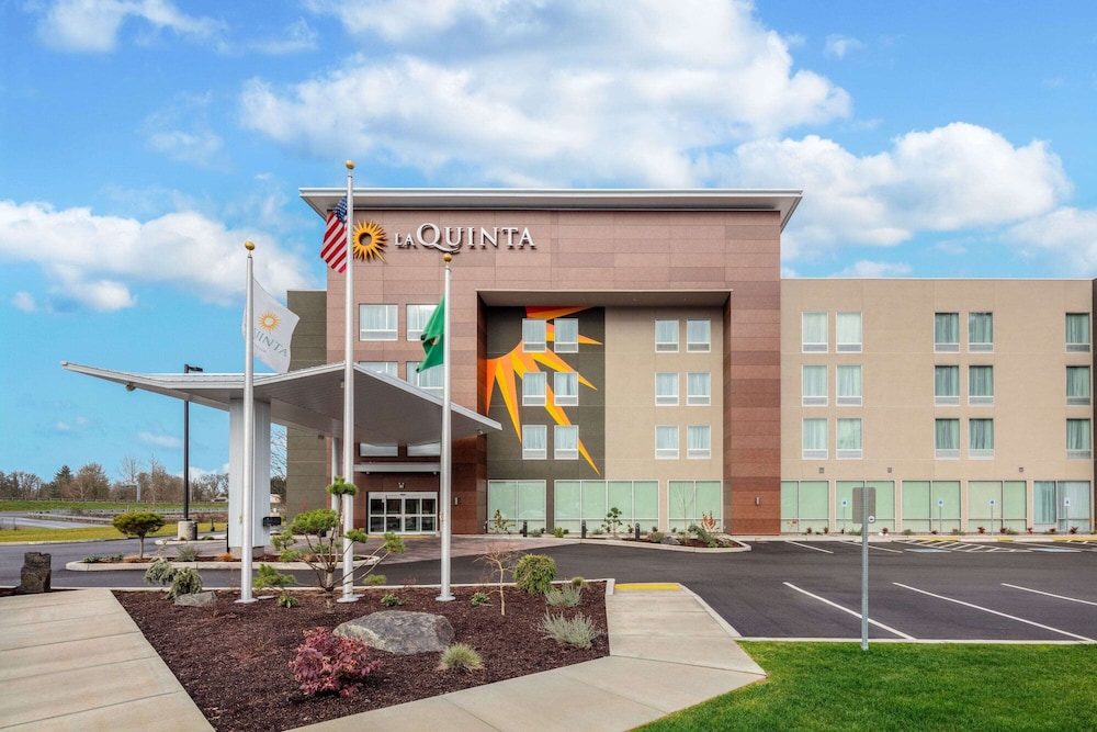 La Quinta Inn and Suites by Wyndham Centralia 42/50