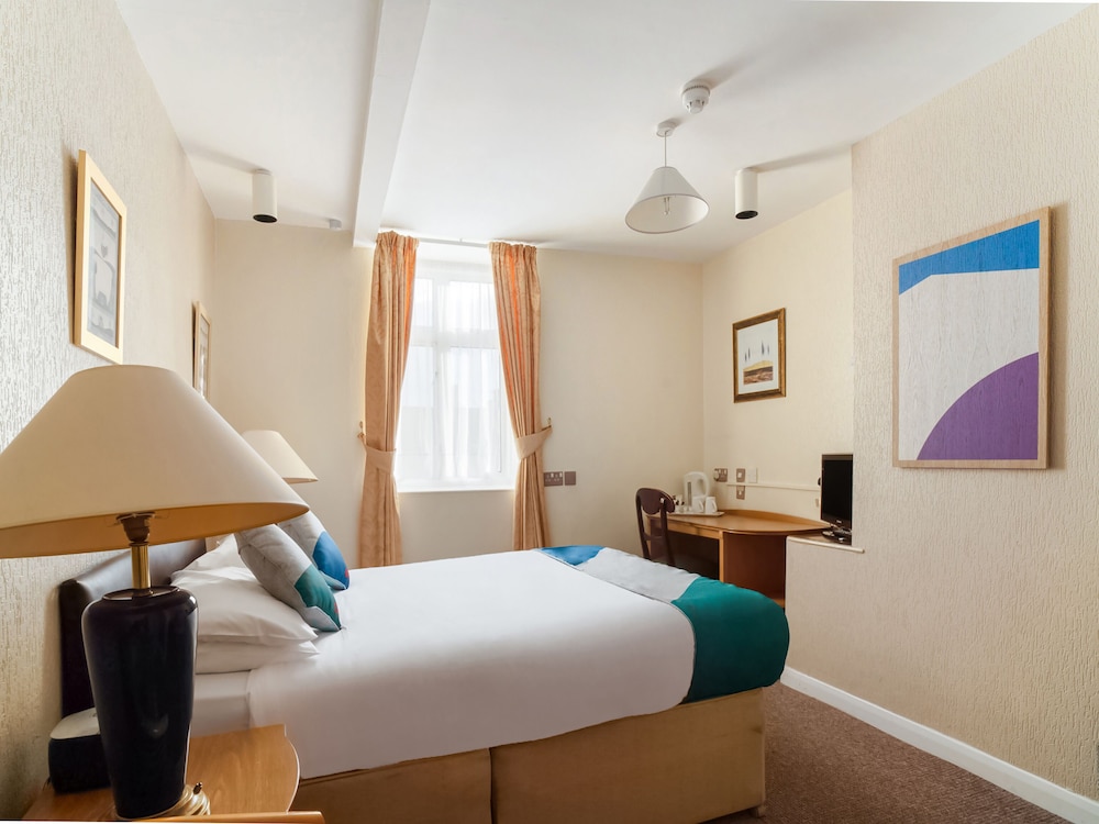Oyo the Palm Court Hotel 24/42