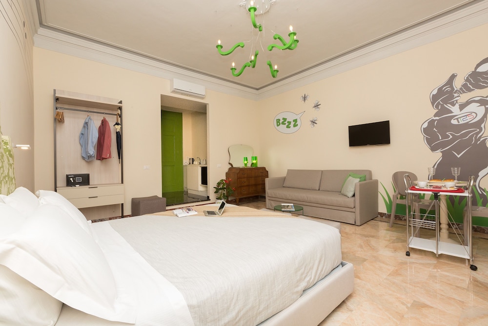 ROOM, DOUBLE BED, CITY VIEW, KITCHENETTE