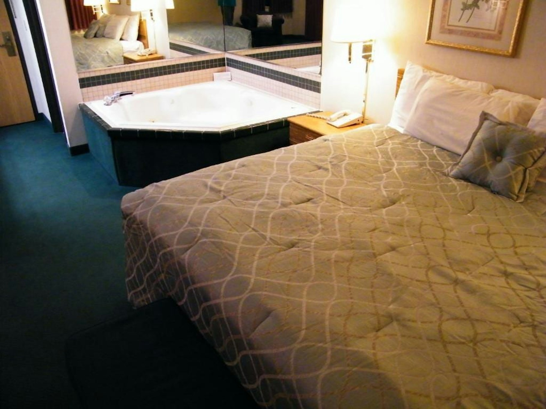 Capital O Amerihost Inn and Suites Mexico Hwy 54 MO 8/25