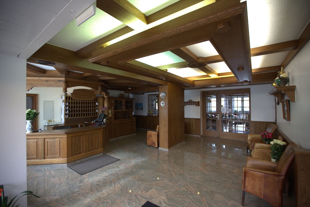 AIRPORT HOTEL WALLDORF 6/31