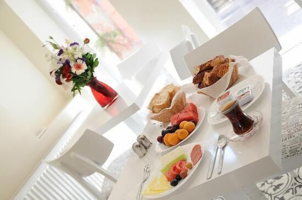 Ada Home's Hotel Taksim 16/20