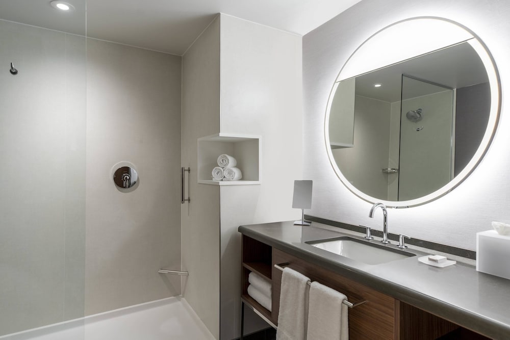 Courtyard by Marriott Lake City 48/50