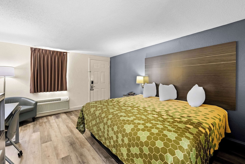 Econo Lodge Kingsport East 22/38