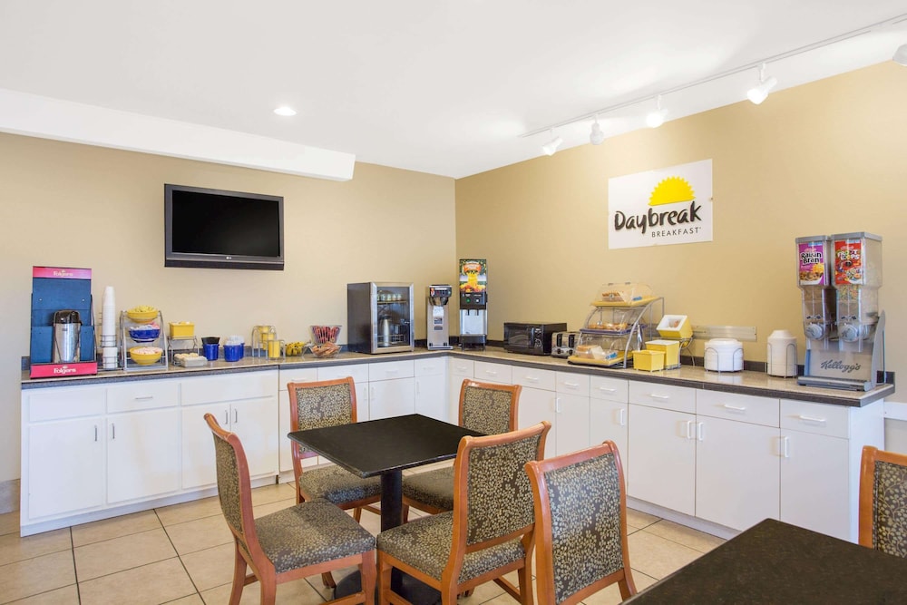 Days Inn by Wyndham Chester 14/18