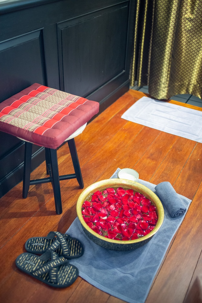 Mora Boutique Hotel 39/48