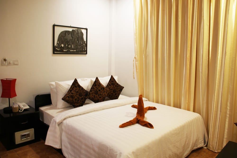 Golden Orchid Angkor 32/61