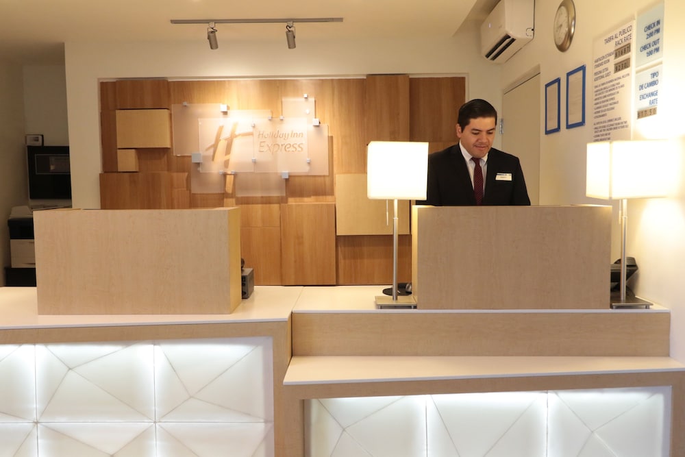 Holiday Inn Express Piedras Negras 6/72
