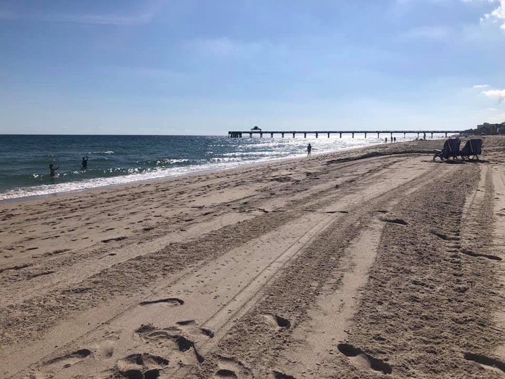 Emerald Seas Deerfield Beach Club 21/39