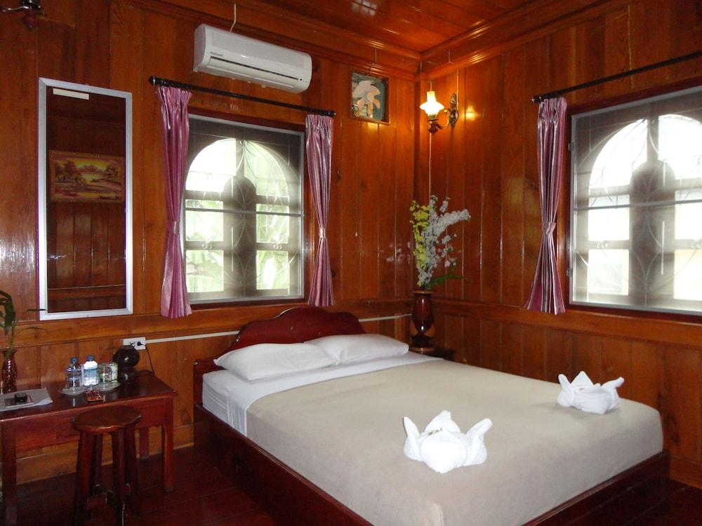 Basic, King Bed