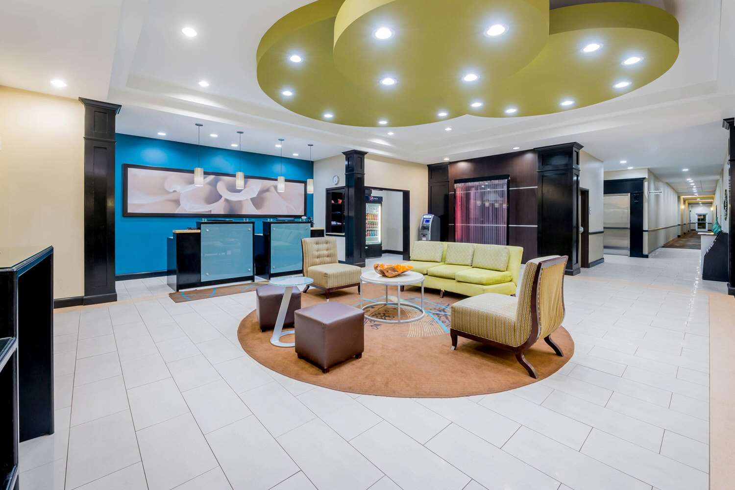 La Quinta Inn & Suites by Wyndham Marshall 17/27
