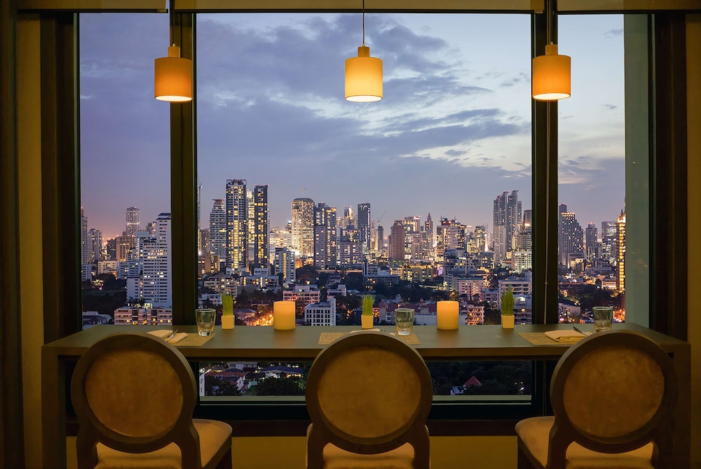 Grand Mercure Bangkok Atrium 52/72