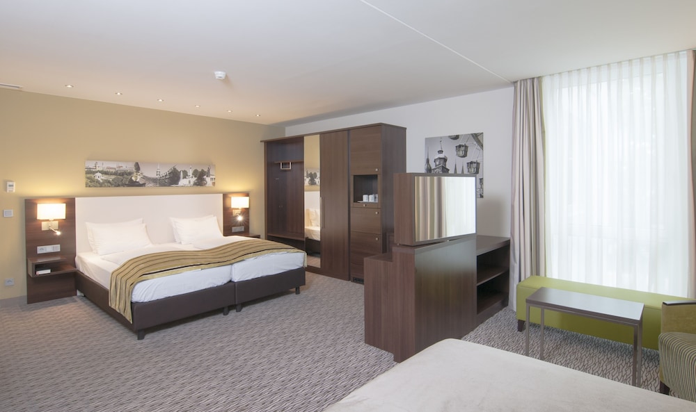 Holiday Inn Munchen Unterhaching 18/80