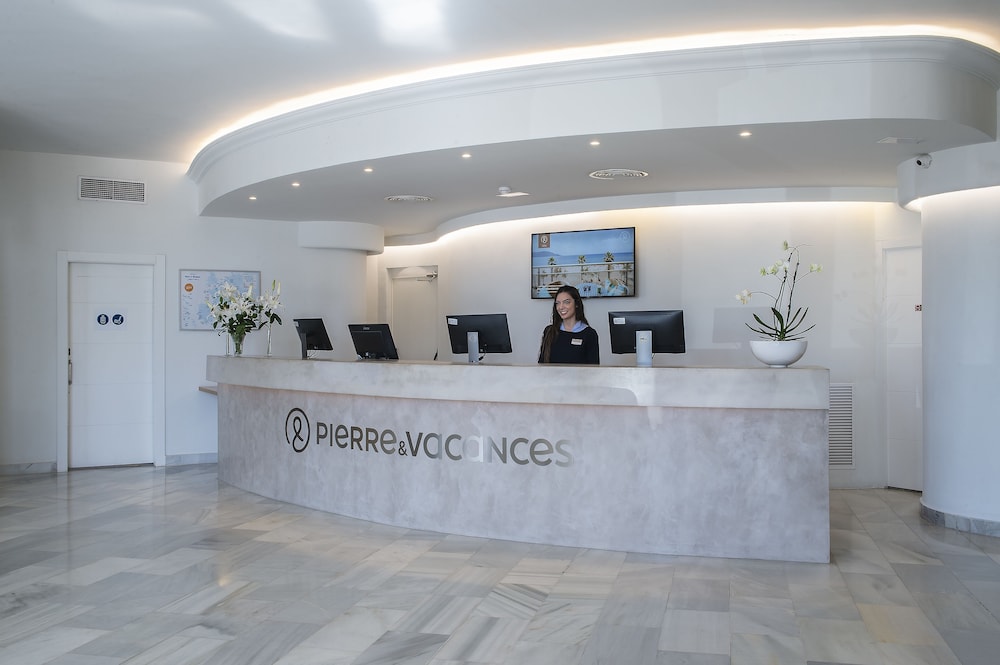 Lobby at Pierre Vacances El Puerto Hotel, FUENGIROLA