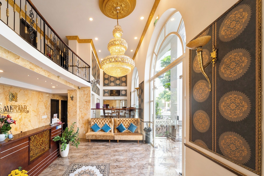 Collection O Emerald Luxury Apartment - Near SECC 10/47