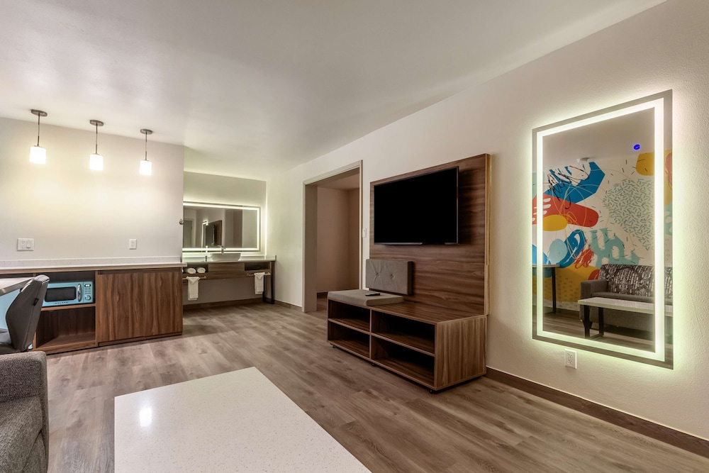 Signature Inn Houston Galleria 15/23