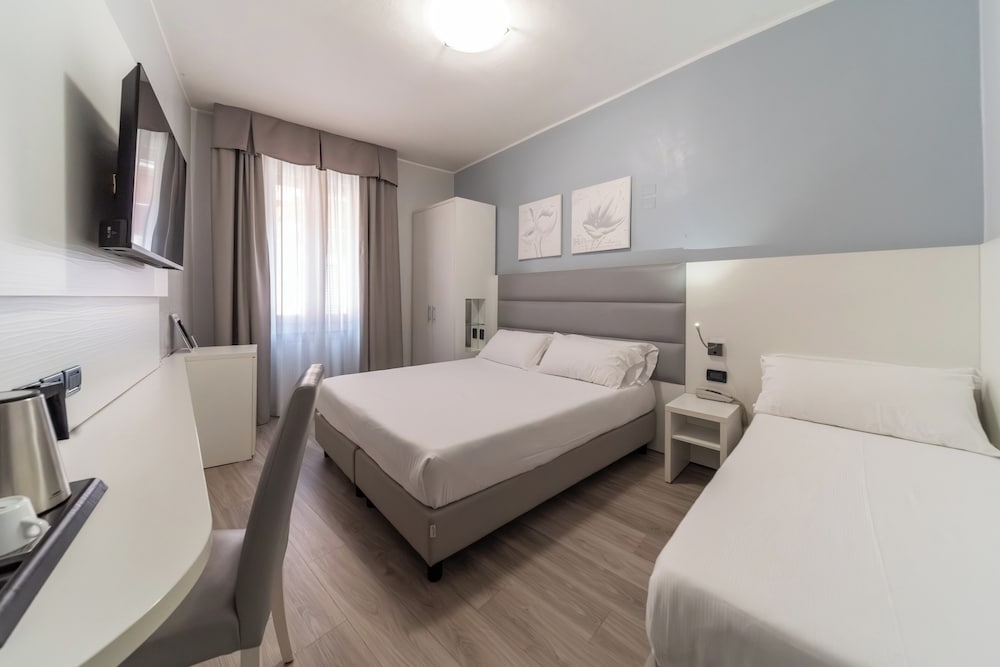 Hotel University 21/66