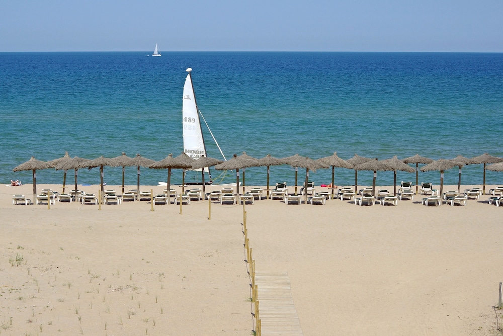 La Costa Golf and Beach Resort 45/50
