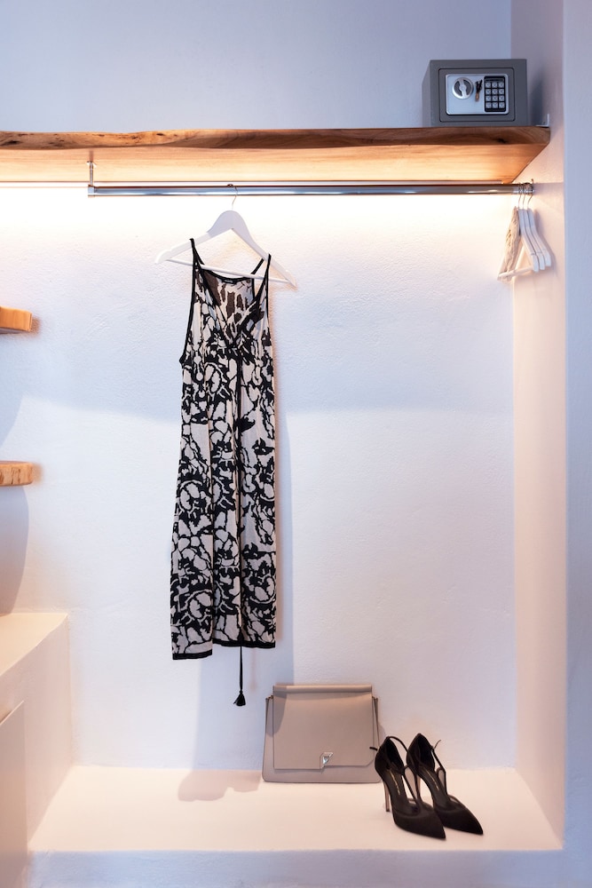 Paros Comfy Suites 23/50