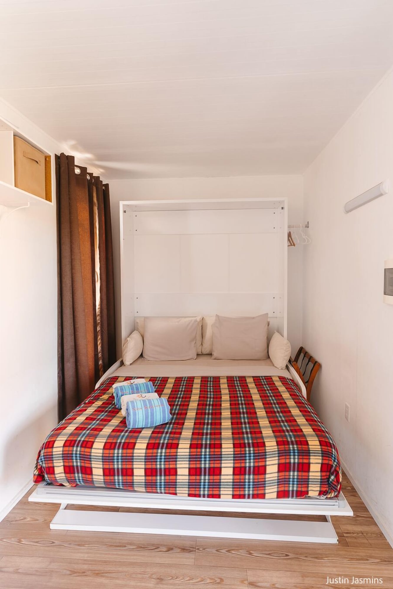 Design, Studio, Queen Bed, Pool View, Pool Side