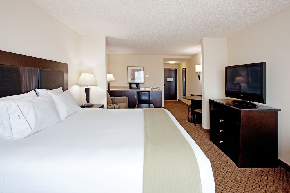 Holiday Inn Express Hotel And Suites Newberry 15/55
