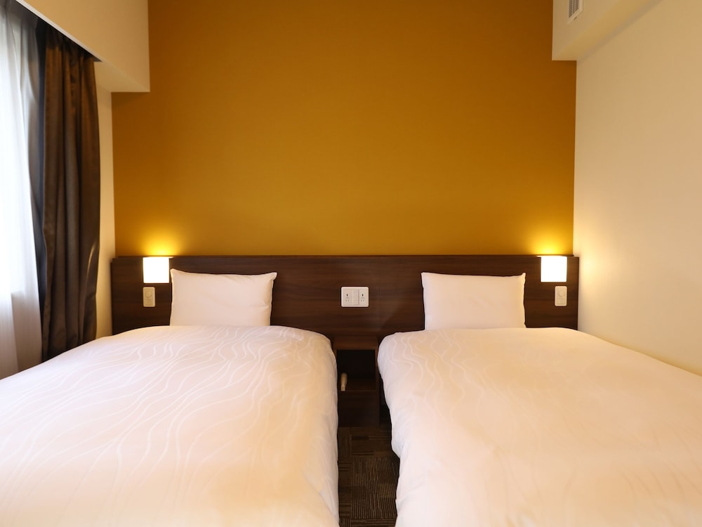 Room, Twin Beds