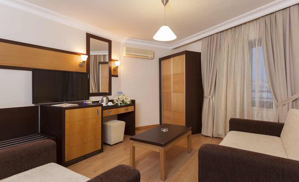 Kandelor Hotel 53/72