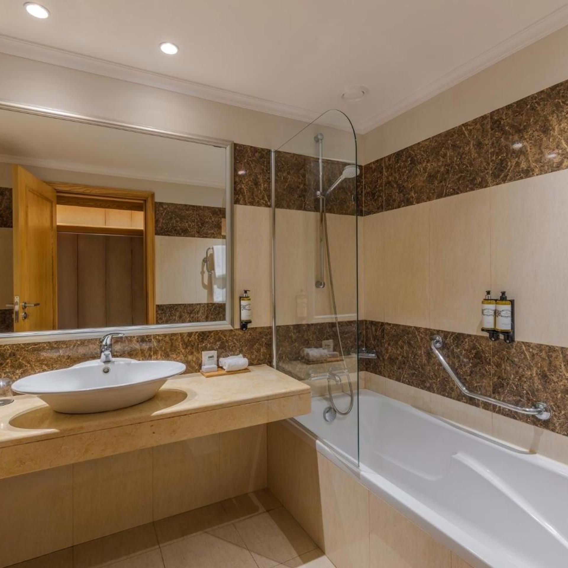 غرفة عائلية رباعية، Pestana Carlton Madeira 8/9