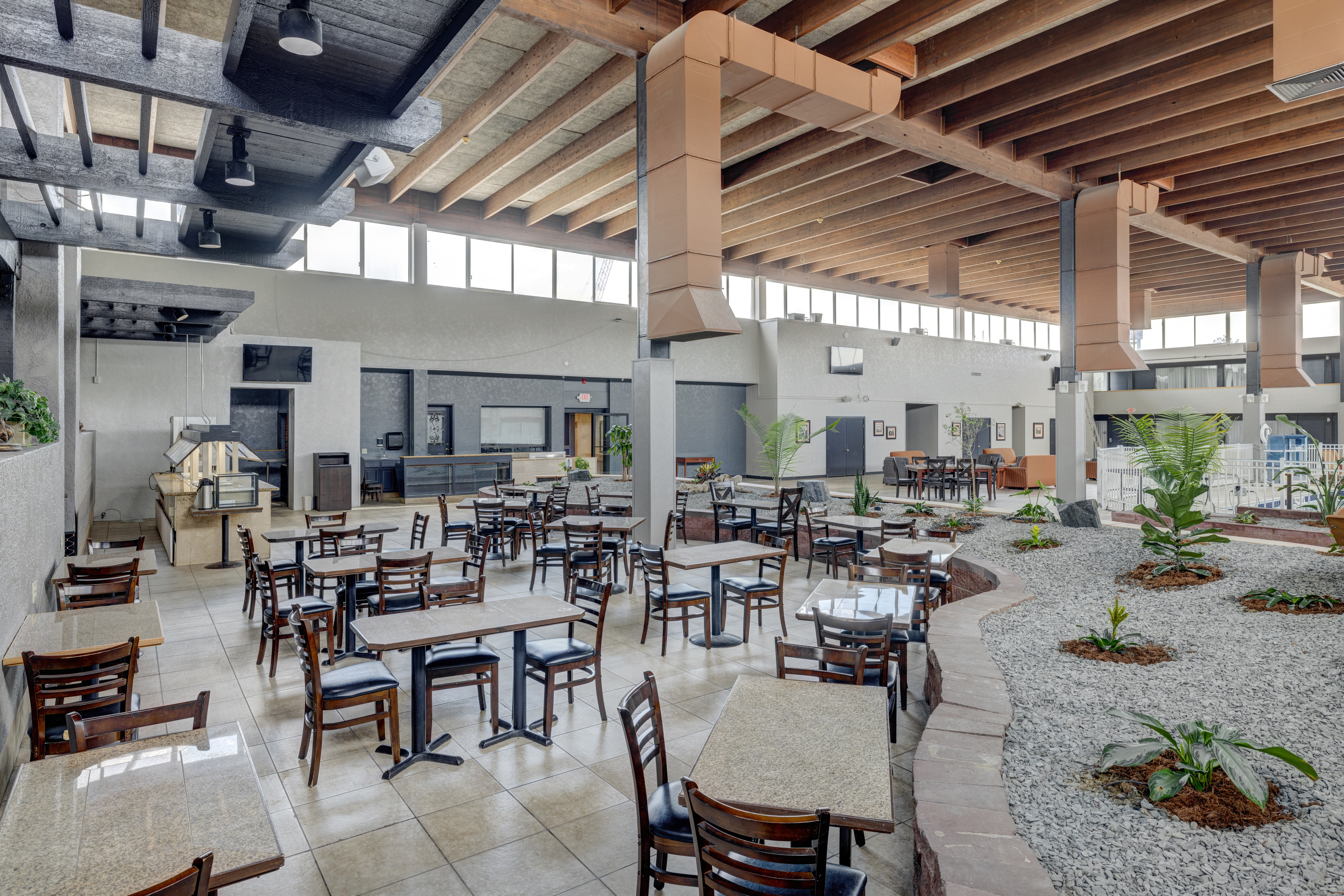Riverside Hotel & Conference Center 48/60
