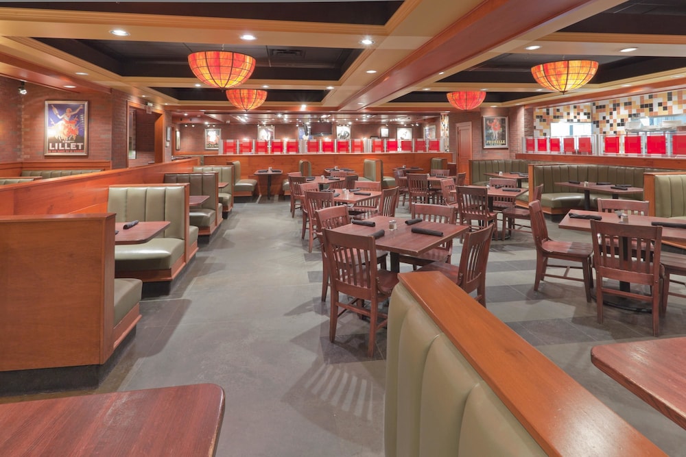 Holiday Inn Carbondale-Conference Center 58/81