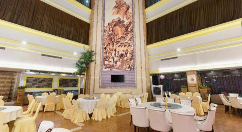 Vienna International Hotel (Nanning East Railway Station) 34/50