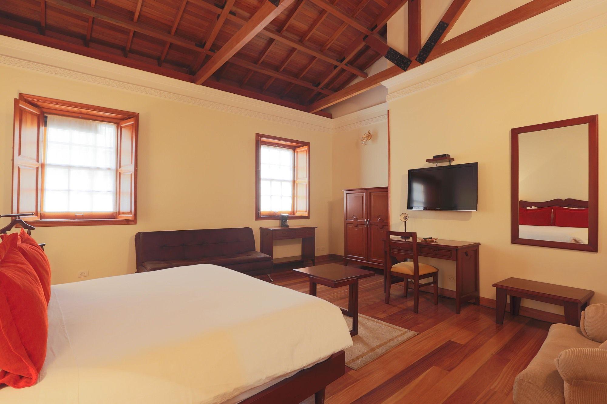 Deluxe, Double Bed