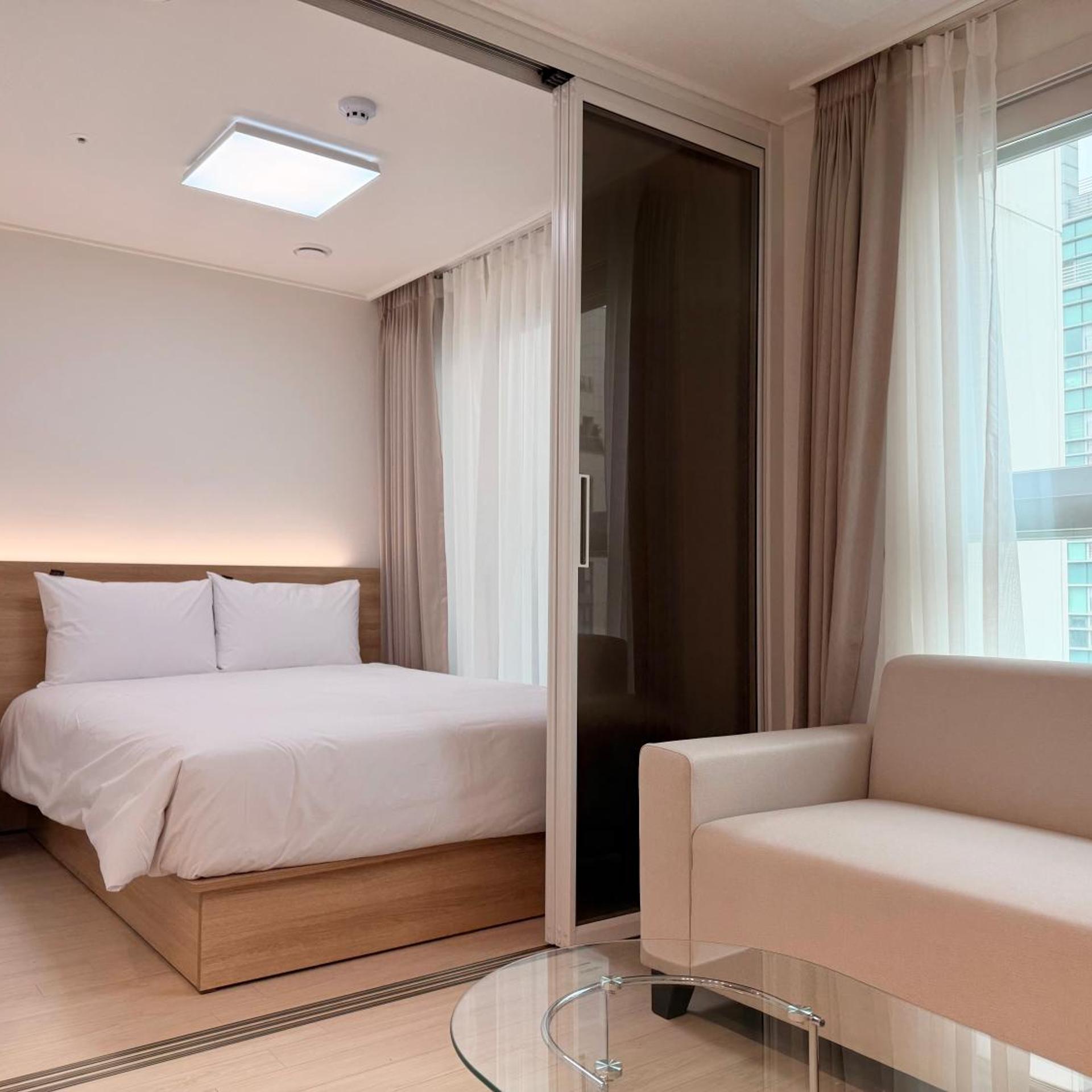 TRAVELUS Myeongdong 20/50