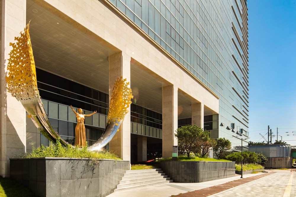 Golden Tulip Incheon Airport Hotel and Suites 9/63