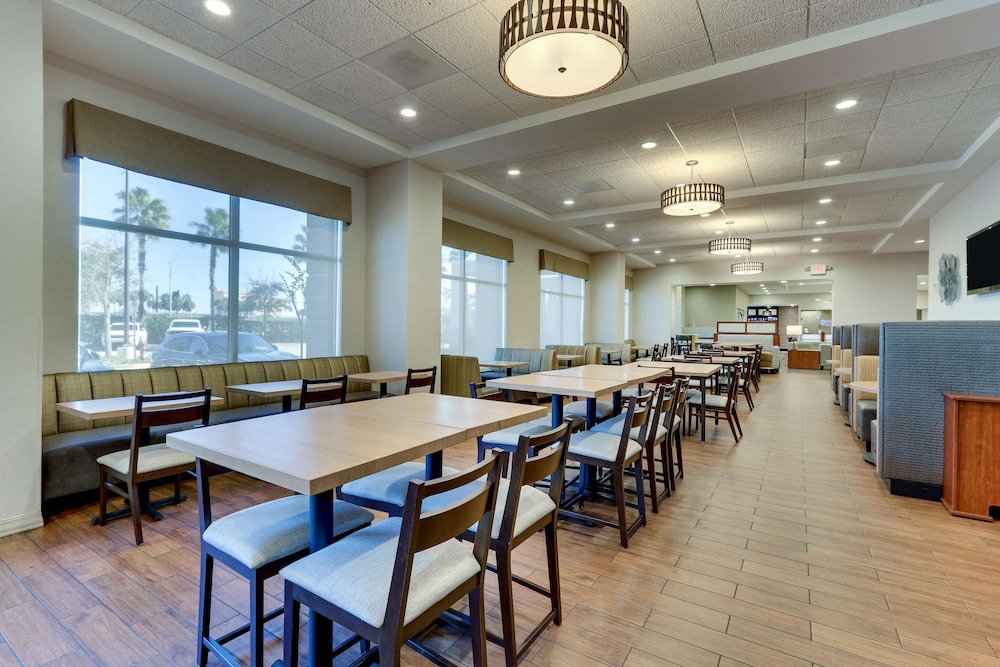 Drury Inn & Suites Orlando 48/60