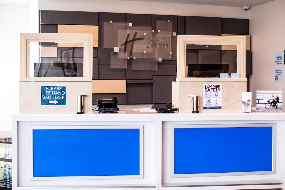 Holiday Inn Express & Suites Rehoboth Beach 45/51