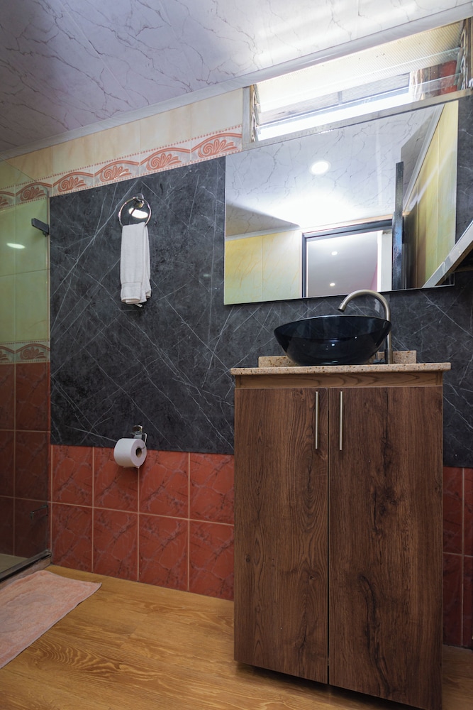 Hotel Lares 70 8/48