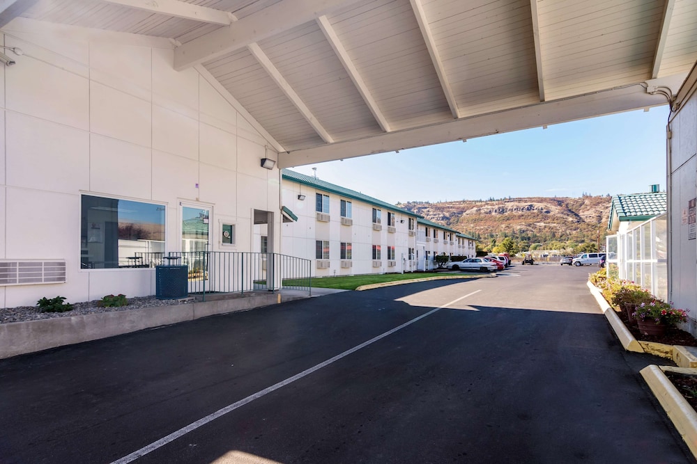 Motel6 The Dalles, OR 33/41