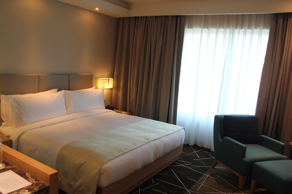 غرفة قياسية بسرير فردي، HOLIDAY INN CHENNAI OMR IT EXPRESSWAY 5/10