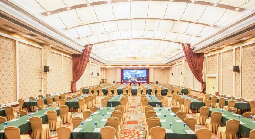 Foshan Jubilee Hotel 69/77