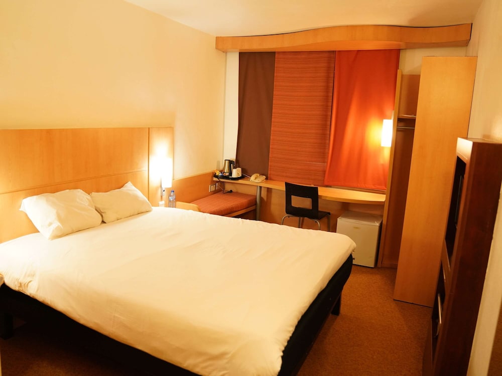 Delta Continental Hotel 13/66